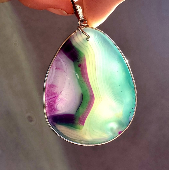 New Purple Green White Onyx Agate Teardrop Pendant - Picture 10 of 16